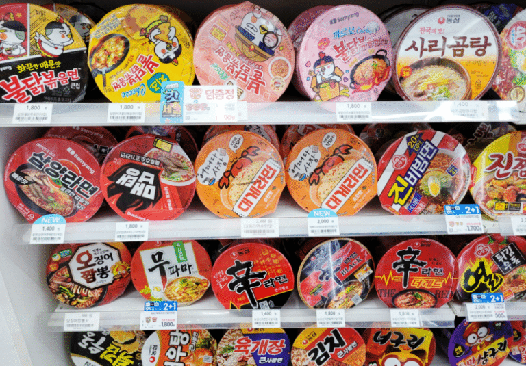 韓国GS25 共和春 オモリ カップラーメン ピリ辛で人気の限定インスタント麺